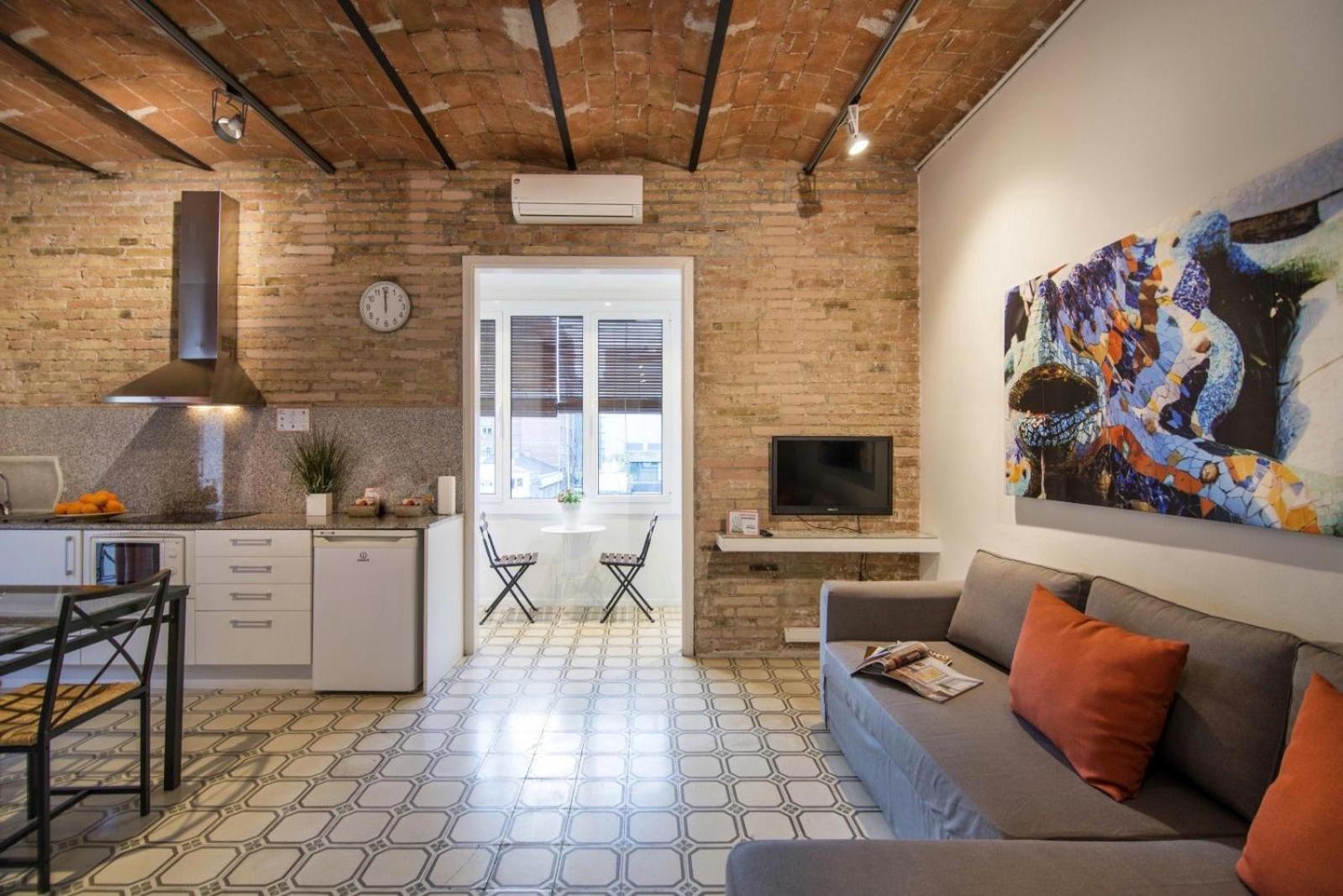 Happy People Sagrada Familia St Pau Apartamento